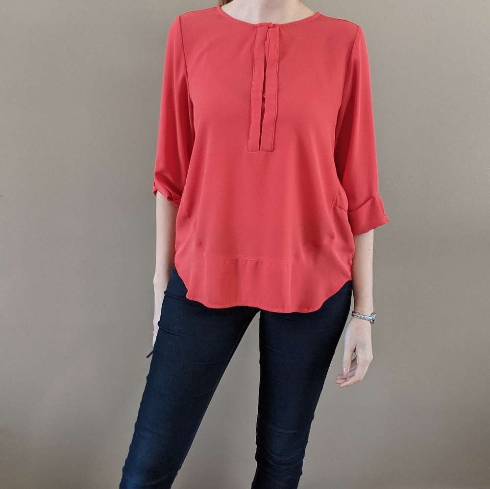Excellent condition The Limited button up 3/4 sleeve Coral
